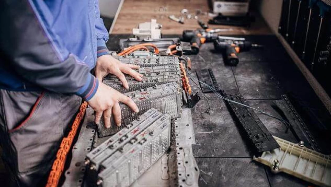 Thách thức & Giải pháp xử lý pin xe điện hết hạn – Bảo vệ môi trường hiệu quả